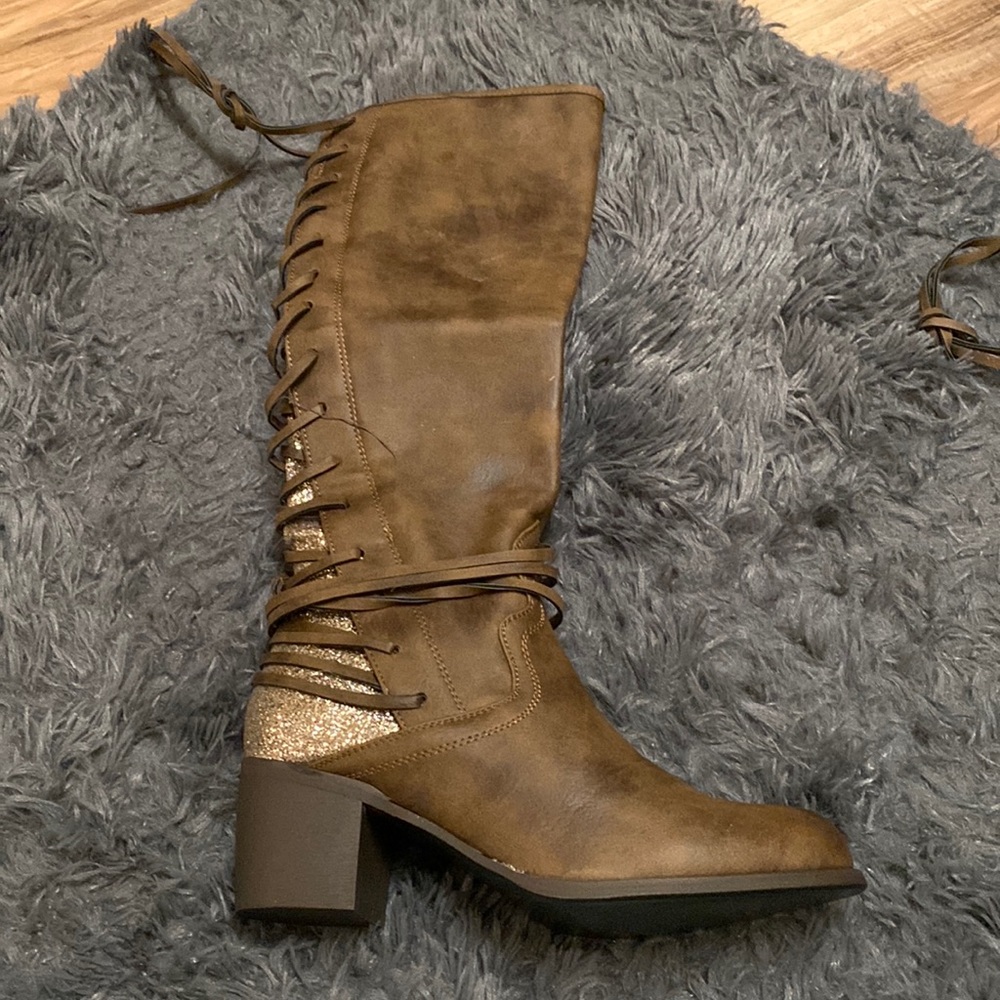 Women’s size 8 Southern Fried Chics brown boots